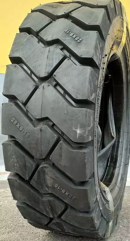 8.25-15 Neumaster W-9C 14PR NHS SETTI - Trukin renkaat - 272570 - 1