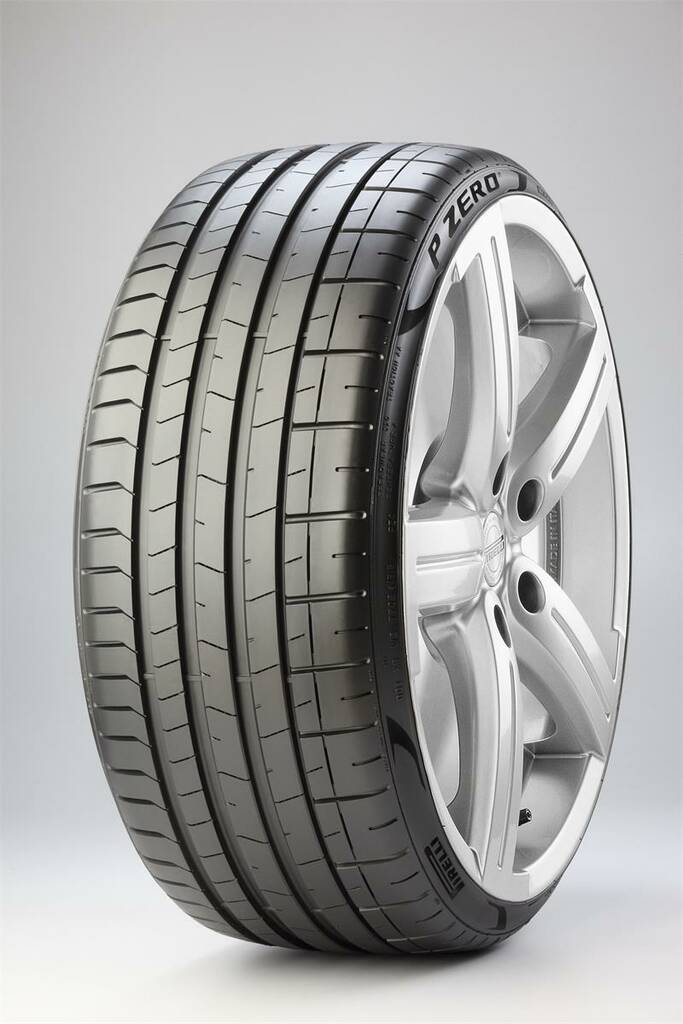 255/40R20 101Y Pirelli P-ZERO XL (MO-S) KS ncs S.C DOT: 2024 - Henkilöauton kesärenkaat - 308851 - 1
