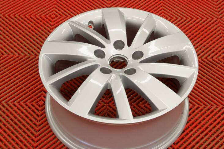 Seat Leon 6,5x16 5/112 ET46 CB57,1 Saknar centrumlock R13 - Alumiinivanteet - 323754 - 1