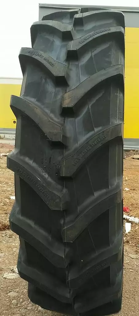 520/85R42 157A8 Neumaster TRACPRO 668 TL 157A/157B Poisto DOT: 2021 - Traktorin renkaat - 259847 - 1
